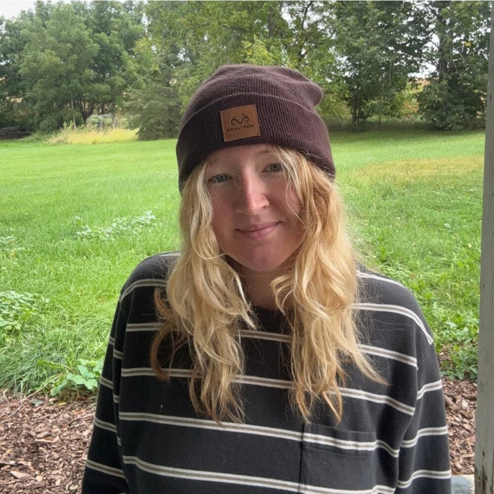 Realtree Brown Knit Cuffed Beanie Hat with Faux-Leather Logo Patch